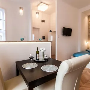  Apartament Downtown Deluxe