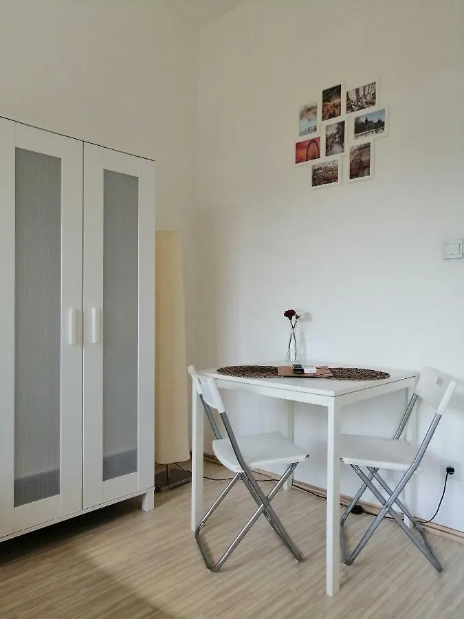 Zoom-Budapest Apartments