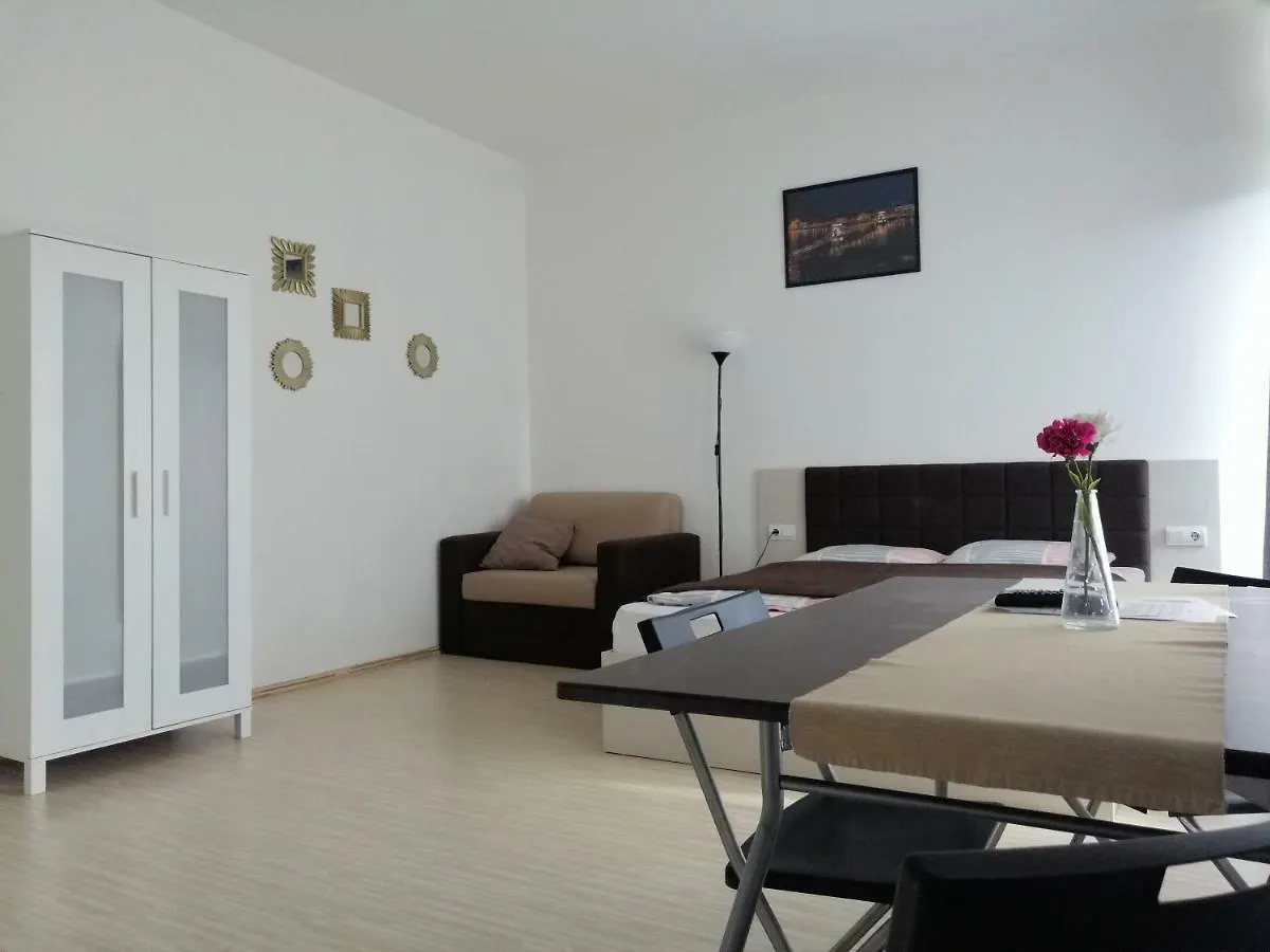 Zoom-Budapest Apartments 3*, Budapest